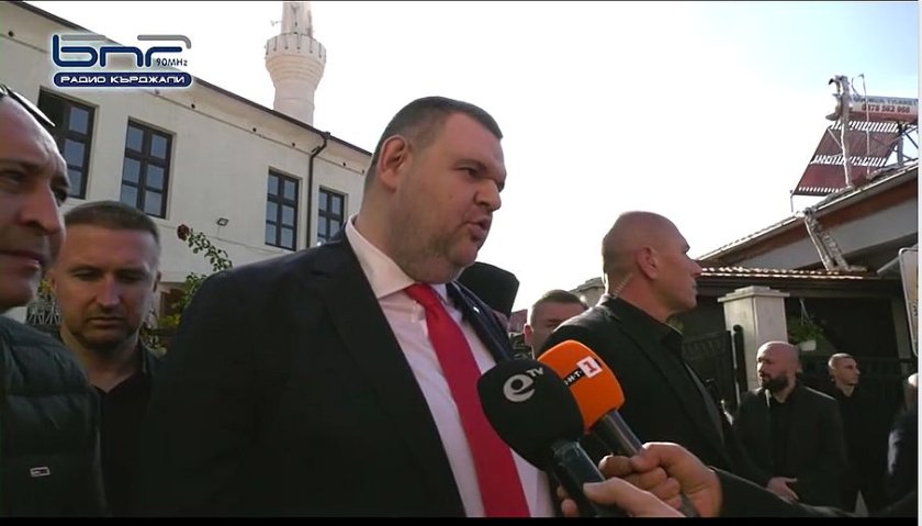 делян пеевски отиде кърджали поклонение тленните останки илхан андай