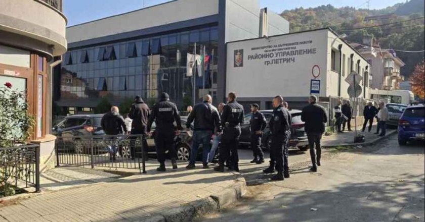 мвр прокуратурата акцията петрич инспектори удряли деца кабел блъскали главите бюро