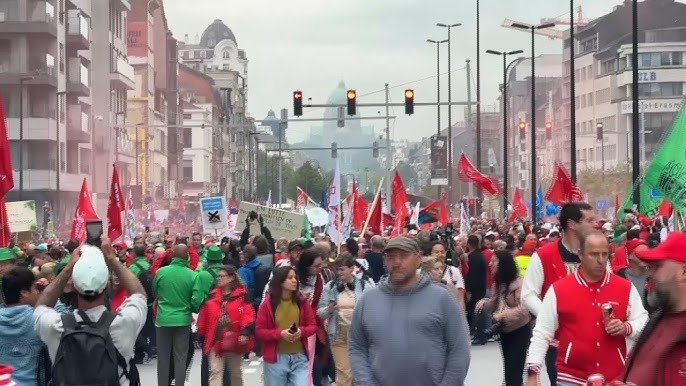 закриването завода audi брюксел води масови протести социално напрежение