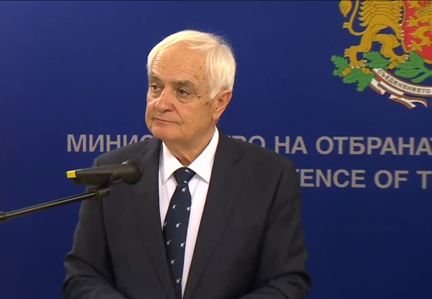 министърът отбраната алармира тревожни проблеми българската военна авиация
