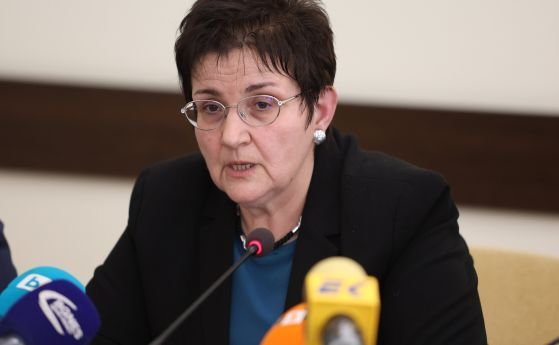 изслушват финансовия министър парламента