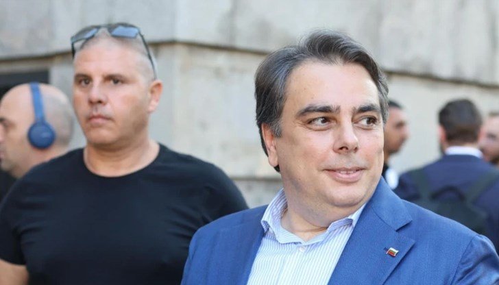 прокуратурата поиска тежка мярка лъчезар ставрев заради обвинения злоупотреби митниците