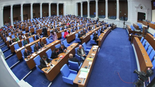 народното събрание разглежда ключови въпроси енергетиката сигурността