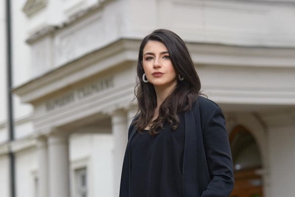 лена оплака харесвали жена обвини медиите гена