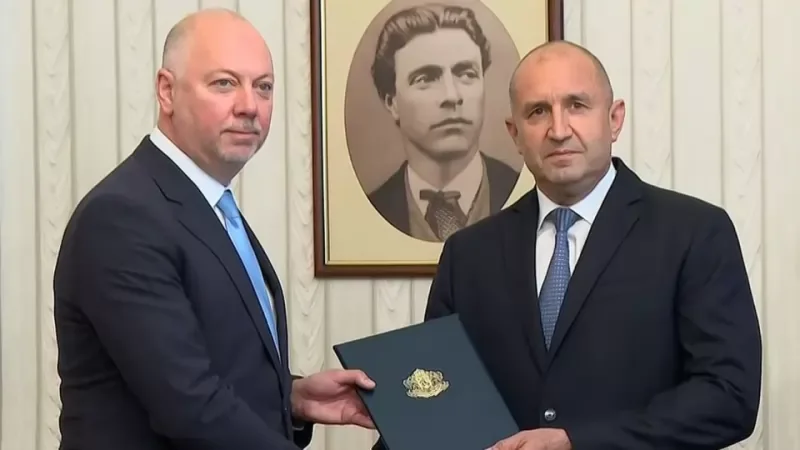 румен радев подписа указа избор премиер герб сдс