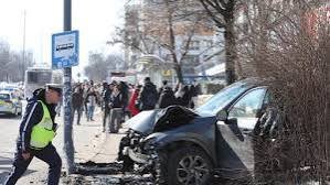 автомобил вряза спирка градски транспорт софия ранени