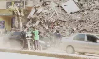 шест жертви срутване покрив мол перу ndash ужасяващи кадри видео