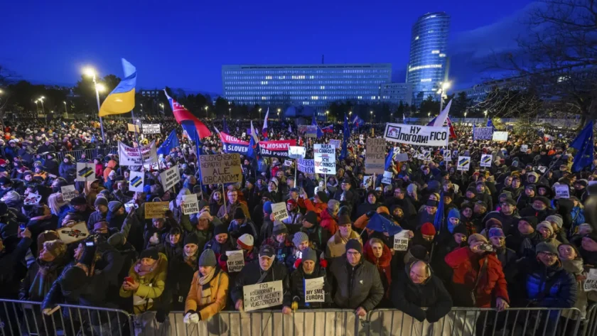 хиляди словаци отново протест фицо проруската политика