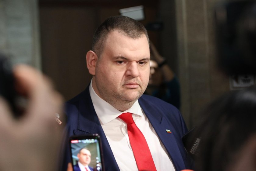 политологът любомир стефанов пеевски централна фигура българския политически живот