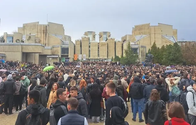 гняв протести кочани граждани разбиха дискотеката