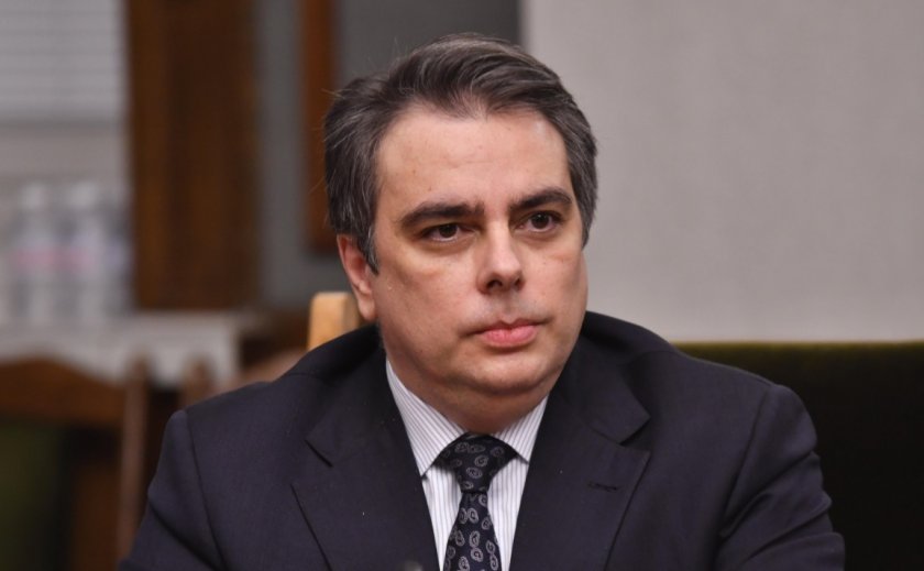 живо изслушват асен василев заради опг митниците