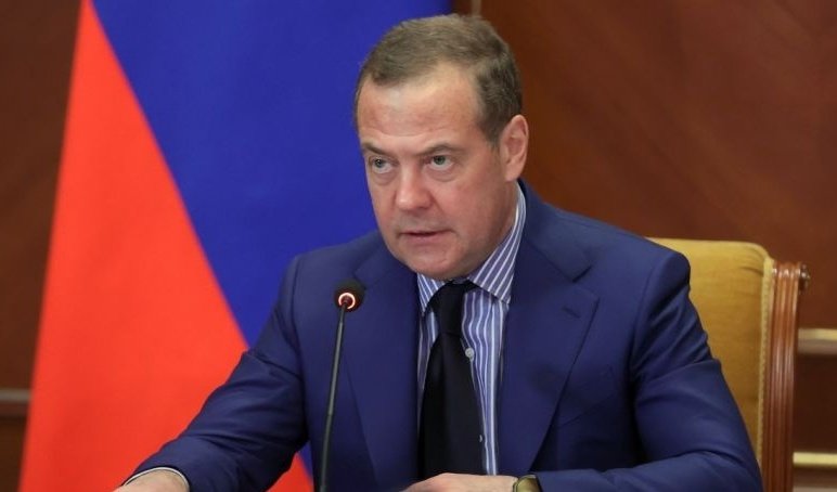 медведев мерц лошо започваш фриц