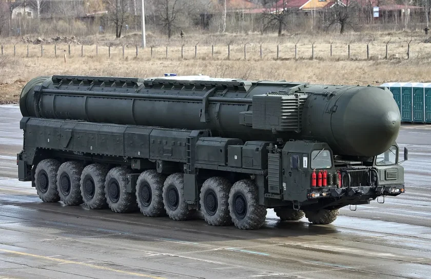 американско издание руската sarmat модерната балистична ракета света