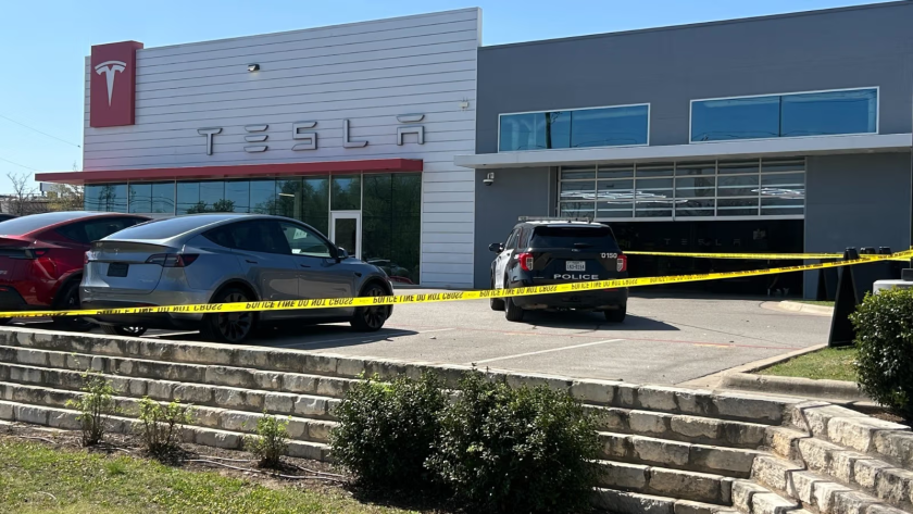 бомби офис tesla тексас фбр разследва серия нападения компанията илон мъск видео