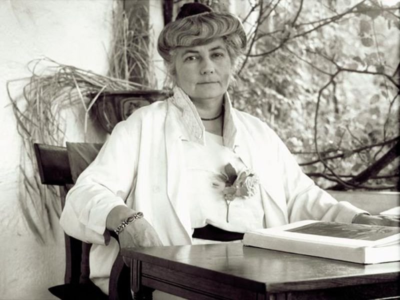 елена рьорих пазете празните минутиhellip