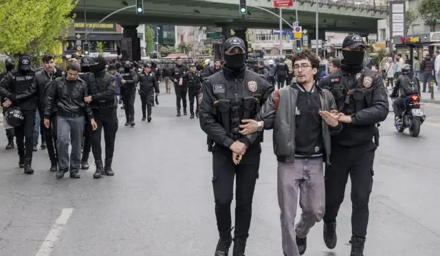 арестуваха 300 души истанбул организиране спонтанни протести снимки