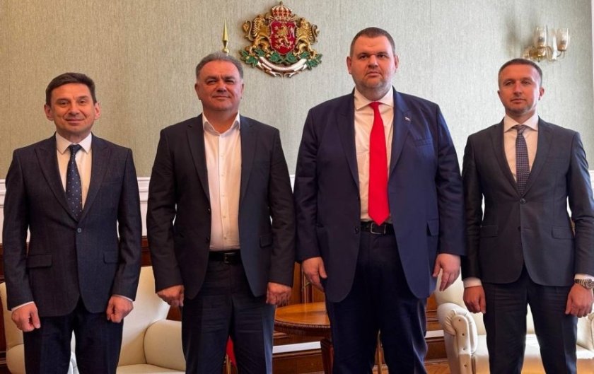 кметът борино също поиска присъедини стратегията делян пеевски