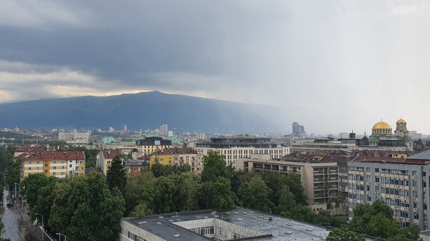 времето ясно небе ndash буря