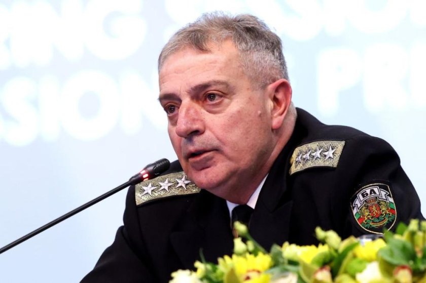 адм емил ефтимов въпрос дни самолетът ремонтиран