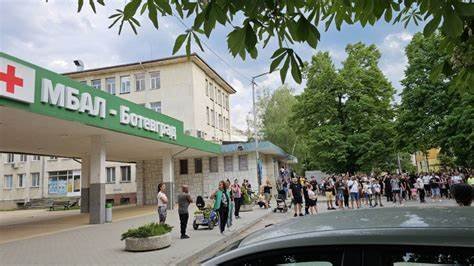 случаят починалото дете линейка предизвика протест болницата ботевград