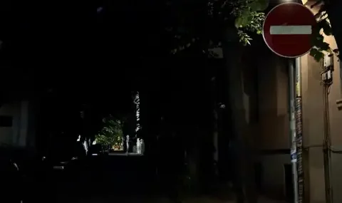 вандали оставиха без осветление голяма част центъра бургас