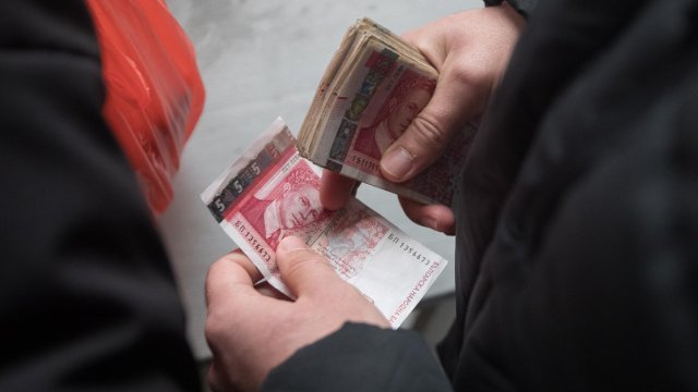 пенсиите месец изплащат юни