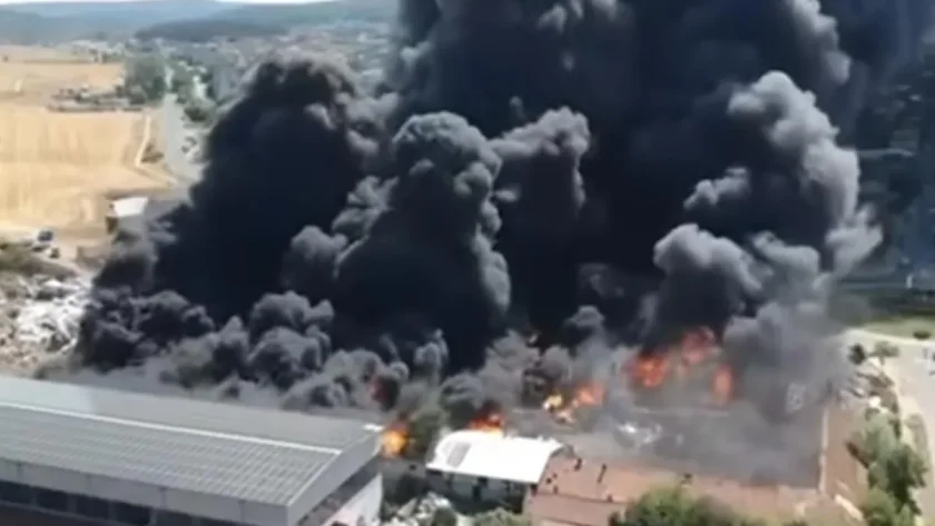 евакуация взривове обгазени пожарникари хаос пожара средец видео