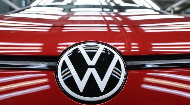 оперативната печалба volkswagen пада заради митата сащ