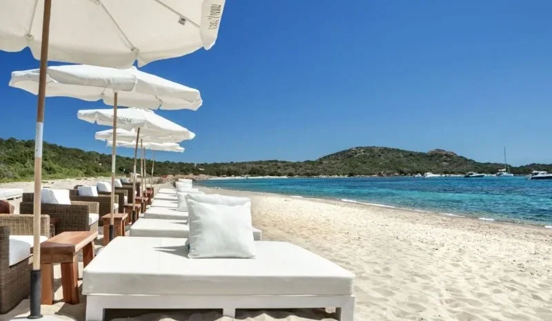 плаж forte dei marmi сардиния 500 1500 евро ден