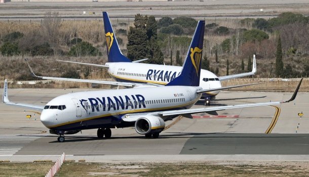 мъжът подал фалшив сигнал полет ryanair софия ndash лондон психиатрия