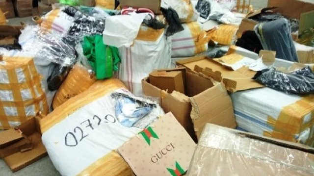 полицията иззе фалшиви стоки 180 000 акция златни пясъци