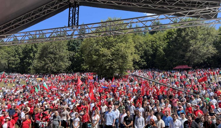 хиляди социалисти отбелязаха 134 години организирано социалистическо движение надслов bdquoбузлуджа ndash история бъдещеldquo