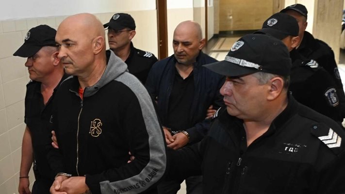 братя лебешковски убийства кървища тела бидони нарязани органи куп средновековни мъчения снимки