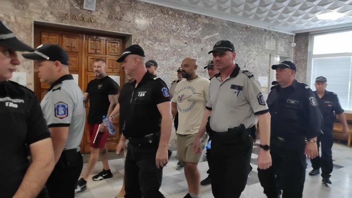 апелативният съд остави bdquoдомашен арестldquo петимата обвиняеми bdquoхелс ейнджълсldquo