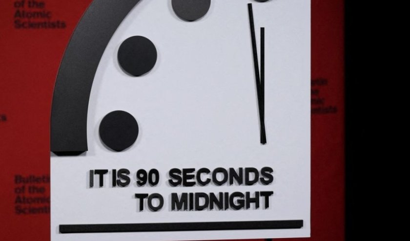 часовникът страшния съд секунди полунощ 2025