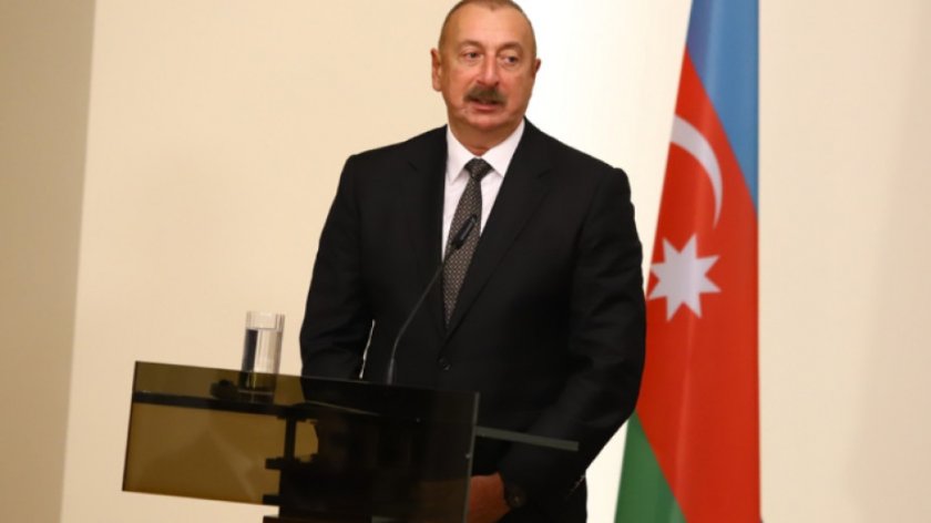 президентът алиев издигна държавното знаме азербайджан столицата нагорни карабах