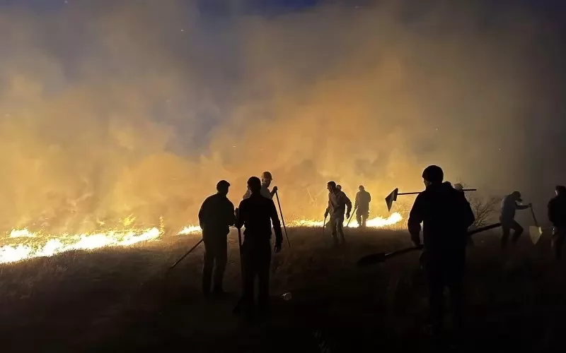 големи пожари горят няколко области