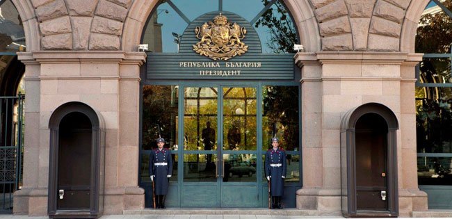започна срещата посветена националната сигурност президента румен радев
