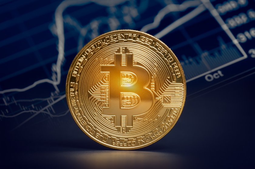 биткойн завладя половината криптопазар