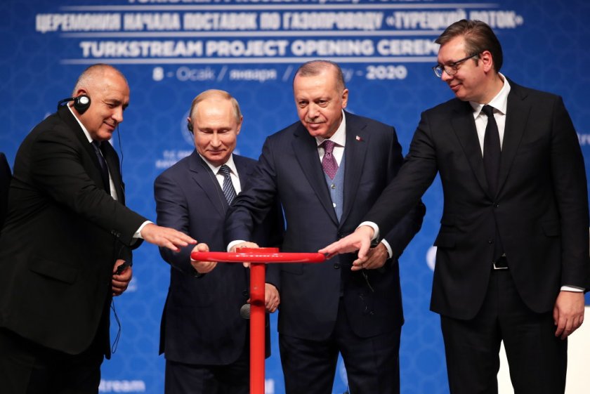 разследва случая газа българия