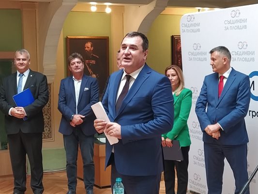 глобяват славчо атанасов съединени пловдив заради фотоманипулация