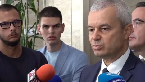 възраждане излиза пореден протест