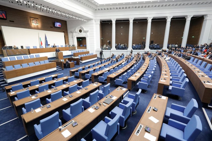 парламентът отново без кворум