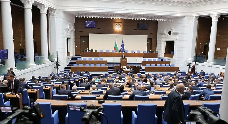 парламентът отхвърли ветото радев върна лимитите здравеопазването