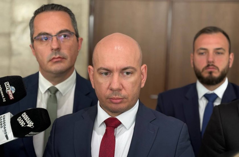 bdquoвъзражданеldquo критикува българската дипломация заради случая мобилизирания украйна любомир киров