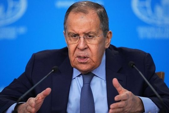 лавров нато запада погледнете огледалото