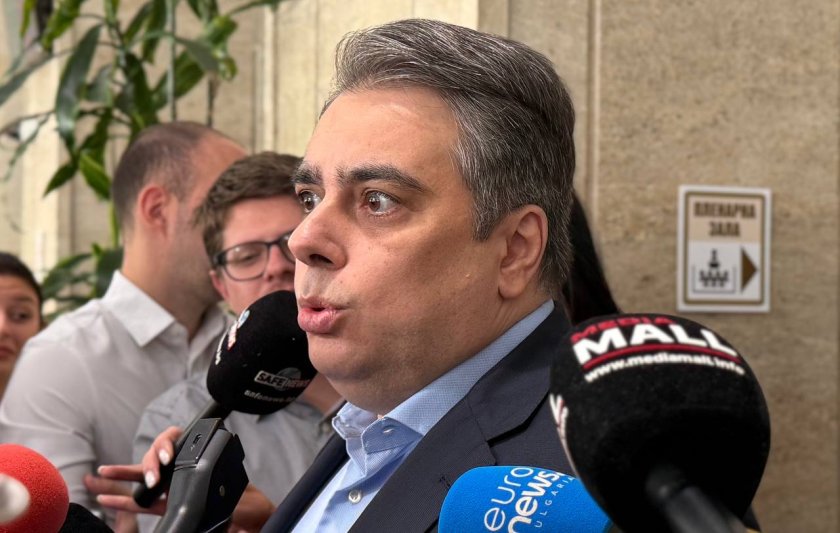 асен василев правителството вредно осигурява кворум видео