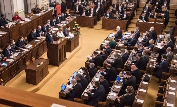 чехия бабиш сформира коалиционно правителство основано антимигрантски евроскептични настроения