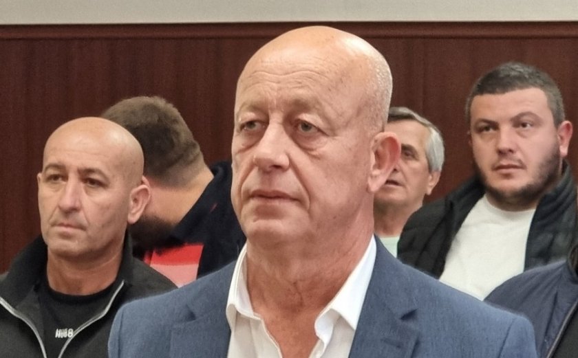 нов скандал около кмета минерални бани делото беше отложено трети път