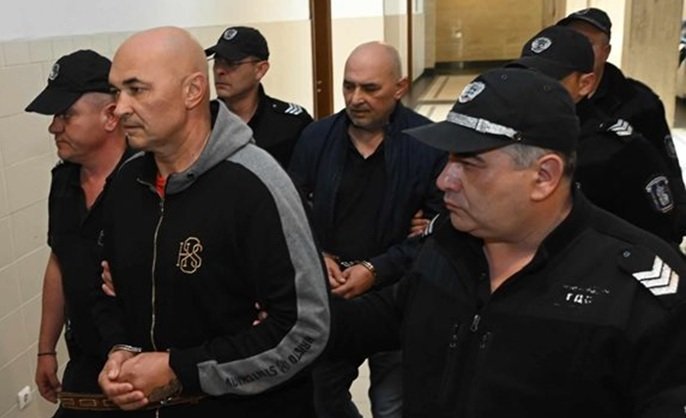 арести въпроси около сагата изчезналите 160 кокаин тримата липсващи членове наглите
